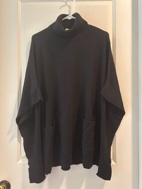 Michael Michael Kors Black Turtleneck knit sweater Poncho front pockets size L